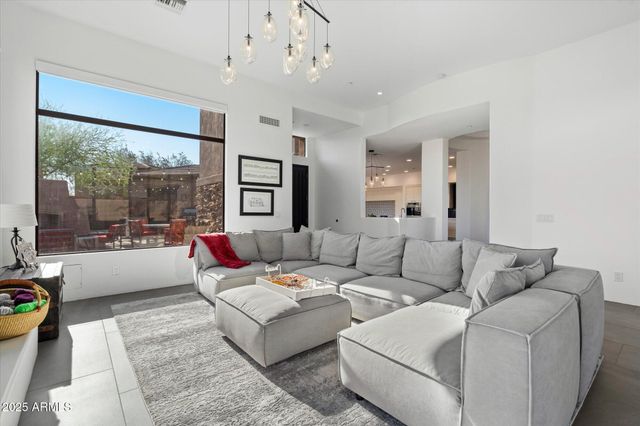 9280 E THOMPSON PEAK Parkway 39, Scottsdale, AZ 85255