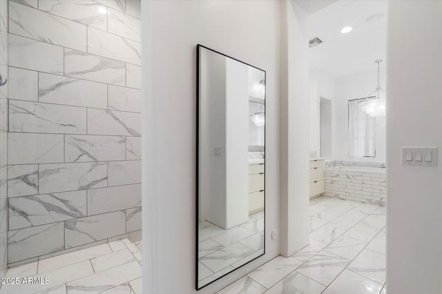 9280 E THOMPSON PEAK Parkway 39, Scottsdale, AZ 85255