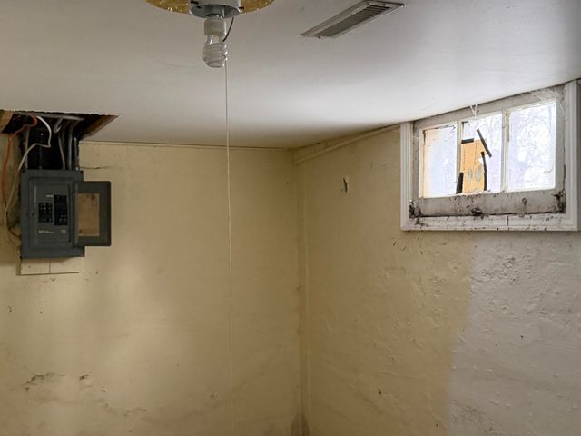 6019 Wallace Road, Hammond, IN 46320