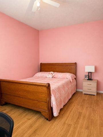 9904 Rio Corto Avenue SW, Albuquerque, NM 87121
