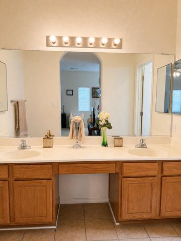 9904 Rio Corto Avenue SW, Albuquerque, NM 87121