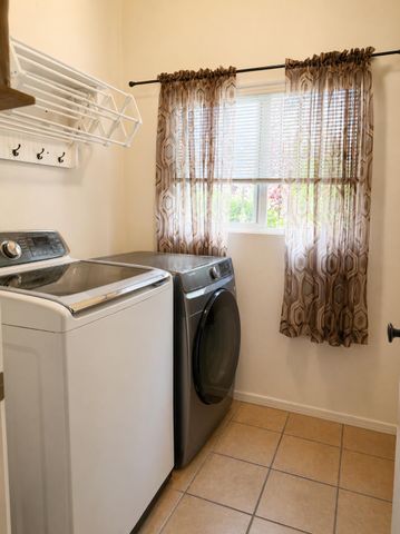 9904 Rio Corto Avenue SW, Albuquerque, NM 87121