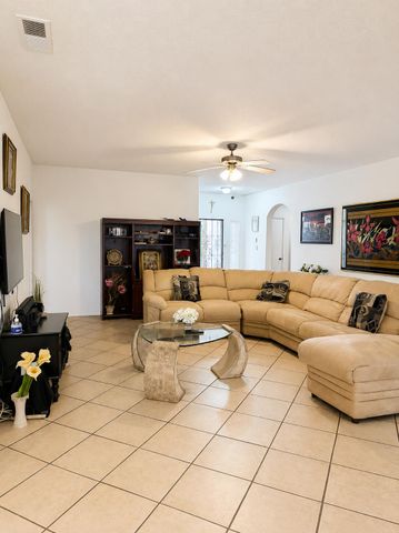 9904 Rio Corto Avenue SW, Albuquerque, NM 87121