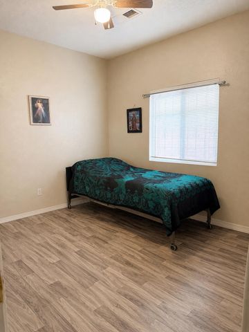 9904 Rio Corto Avenue SW, Albuquerque, NM 87121