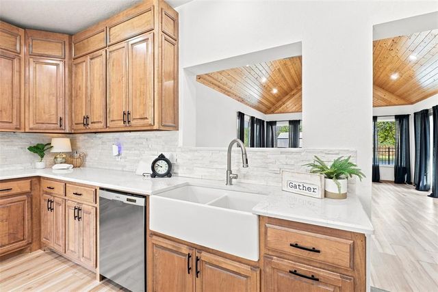 2020 Kyle Drive, Guthrie, OK 73044