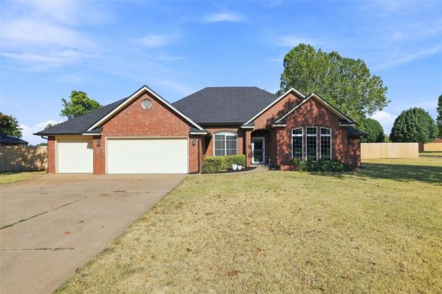 2020 Kyle Drive, Guthrie, OK 73044