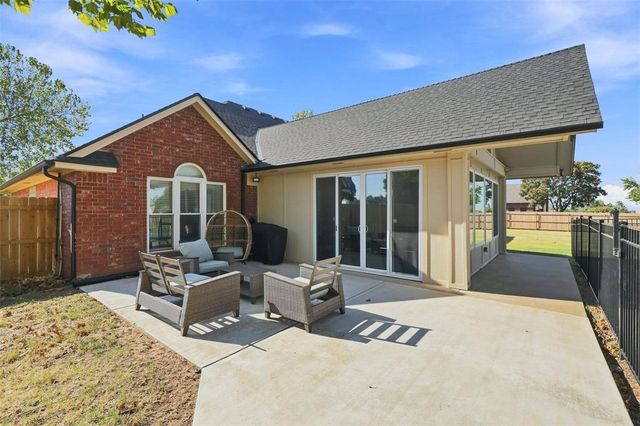 2020 Kyle Drive, Guthrie, OK 73044