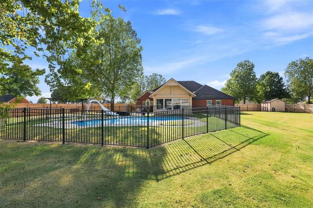 2020 Kyle Drive, Guthrie, OK 73044