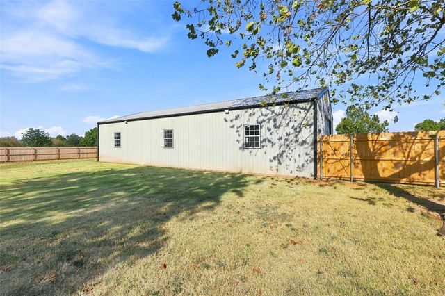 2020 Kyle Drive, Guthrie, OK 73044