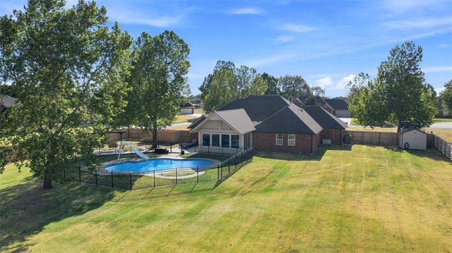 2020 Kyle Drive, Guthrie, OK 73044