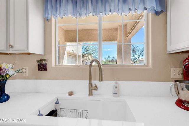 1472 W Cathedral Way, Oro Valley, AZ 85737