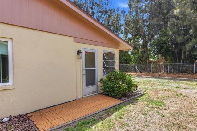 4512 OTTAWA TRAIL 229, Sarasota, FL 34233