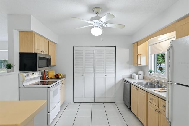 4512 OTTAWA TRAIL 229, Sarasota, FL 34233