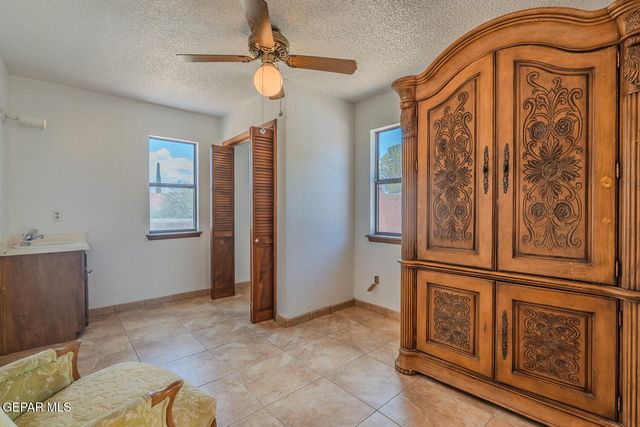 6815 VILLA HERMOSA Drive 1, El Paso, TX 79912