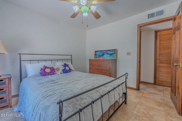 6815 VILLA HERMOSA Drive 1, El Paso, TX 79912