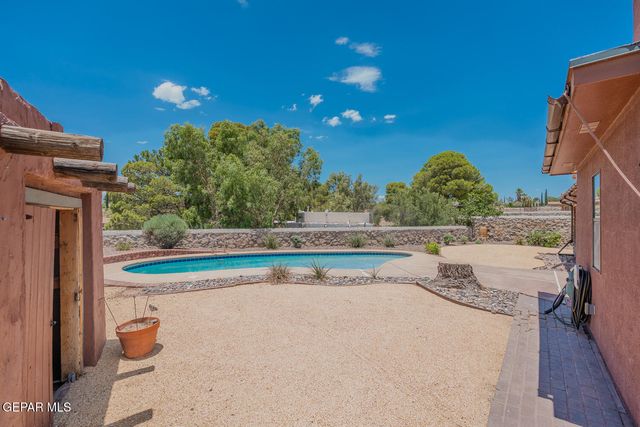 6815 VILLA HERMOSA Drive 1, El Paso, TX 79912