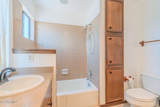 6815 VILLA HERMOSA Drive 1, El Paso, TX 79912