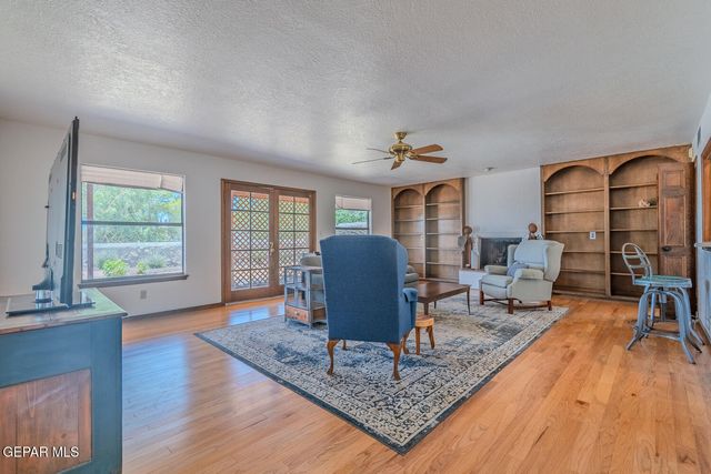 6815 VILLA HERMOSA Drive 1, El Paso, TX 79912