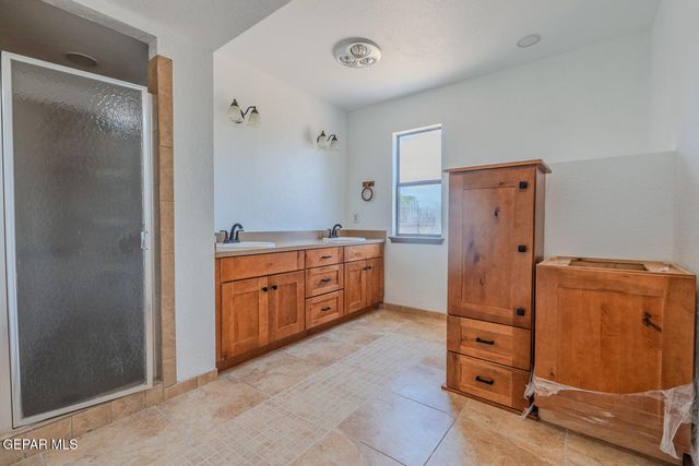 6815 VILLA HERMOSA Drive 1, El Paso, TX 79912