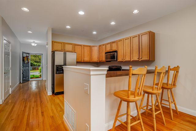 7 Augustus Circle, Merrimack, NH 03054