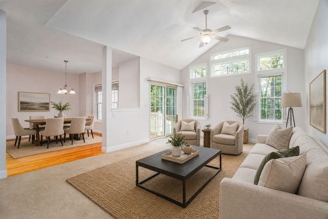 7 Augustus Circle, Merrimack, NH 03054
