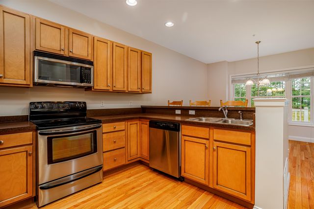 7 Augustus Circle, Merrimack, NH 03054