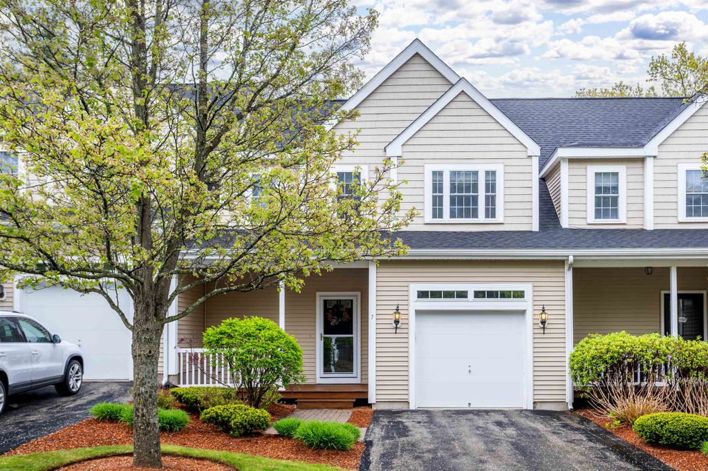 7 Augustus Circle, Merrimack, NH 03054