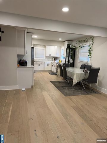 13.5 1st, Mahwah, NJ 07430