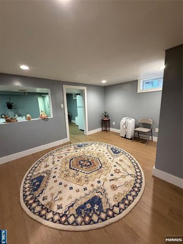 13.5 1st, Mahwah, NJ 07430