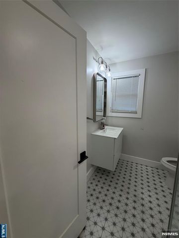 13.5 1st, Mahwah, NJ 07430