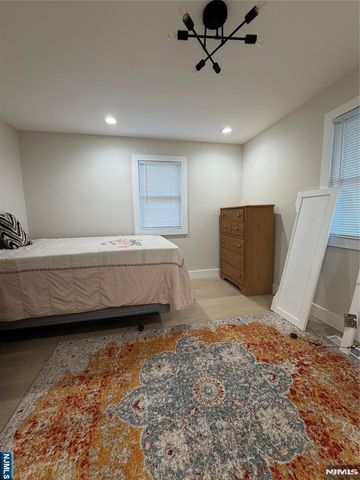 13.5 1st, Mahwah, NJ 07430