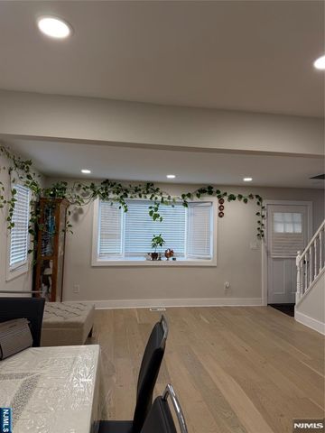 13.5 1st, Mahwah, NJ 07430