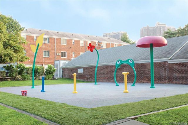 263-18 73 Avenue 2nd Floor, Glen Oaks, NY 11004