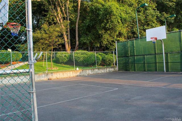 263-18 73 Avenue 2nd Floor, Glen Oaks, NY 11004