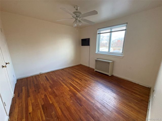 263-18 73 Avenue 2nd Floor, Glen Oaks, NY 11004