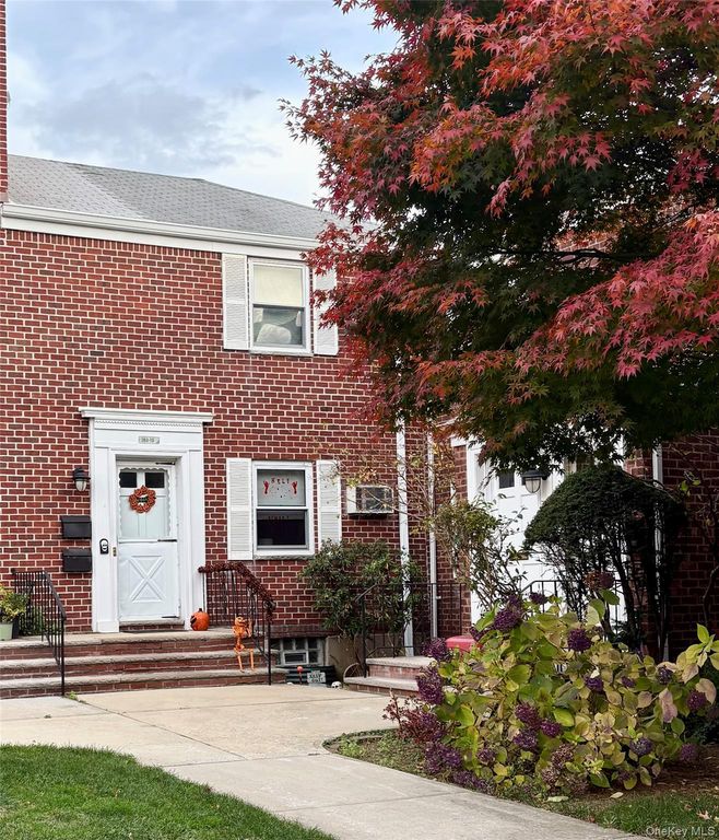 263-18 73 Avenue 2nd Floor, Glen Oaks, NY 11004