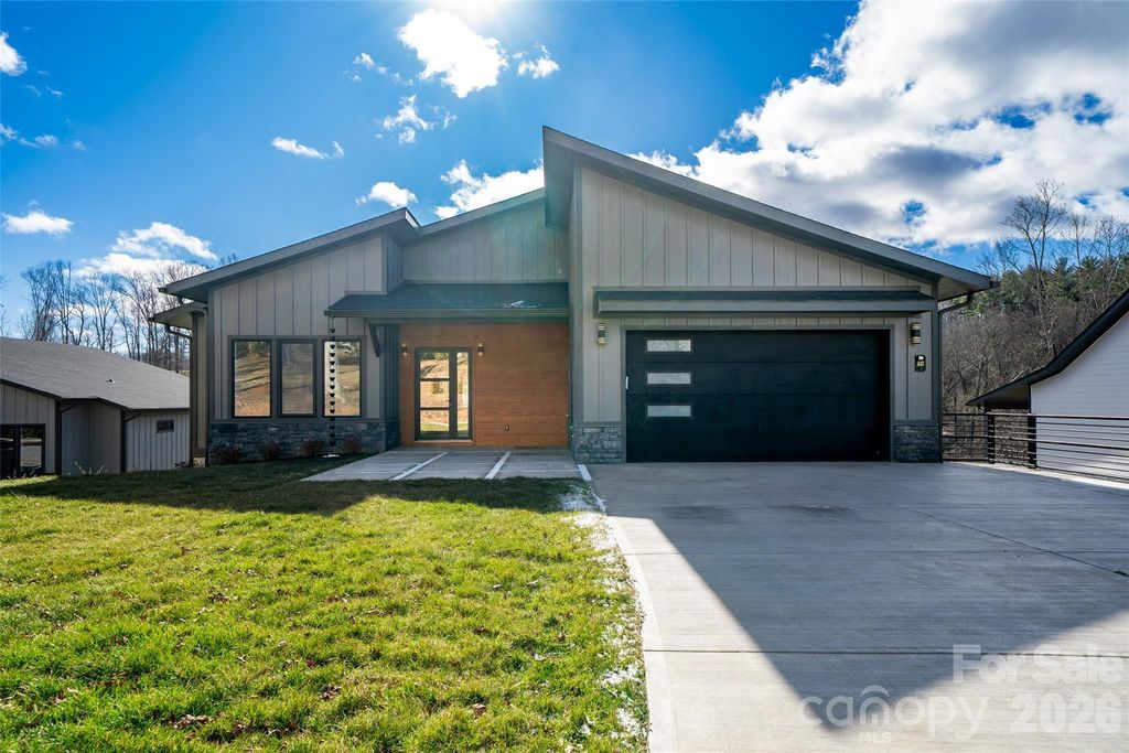 25 George Allen Ridge, Arden, NC 28704