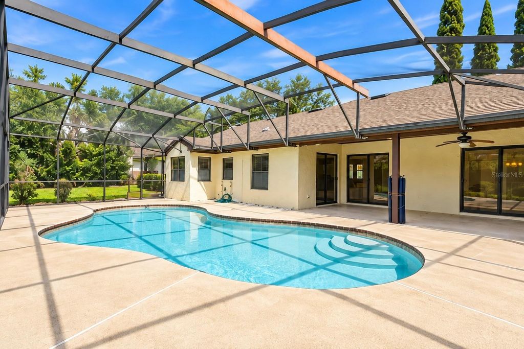 Image 2 of property listing at 7201 MOSS LEAF LANE, Orlando, FL 32819