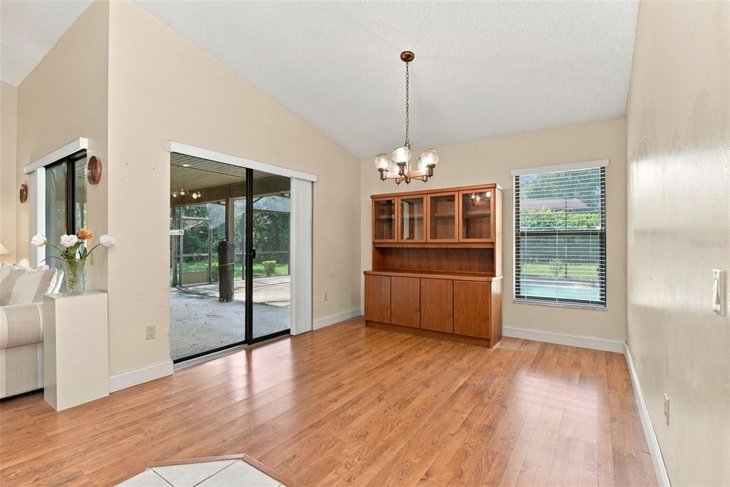 Image 12 of property listing at 7201 MOSS LEAF LANE, Orlando, FL 32819