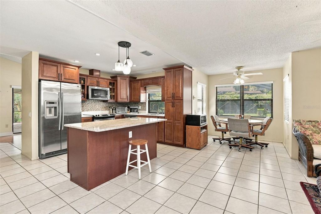 Image 17 of property listing at 7201 MOSS LEAF LANE, Orlando, FL 32819