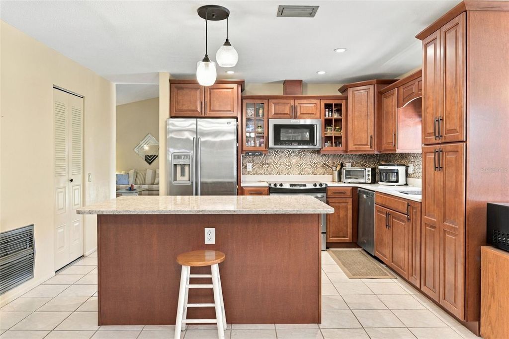 Image 19 of property listing at 7201 MOSS LEAF LANE, Orlando, FL 32819