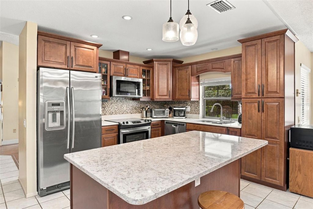 Image 20 of property listing at 7201 MOSS LEAF LANE, Orlando, FL 32819