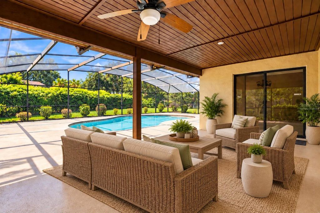 Image 3 of property listing at 7201 MOSS LEAF LANE, Orlando, FL 32819