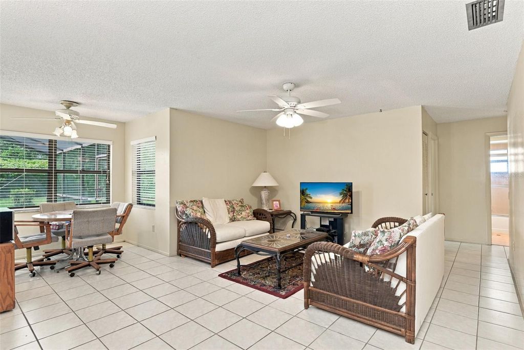 Image 24 of property listing at 7201 MOSS LEAF LANE, Orlando, FL 32819