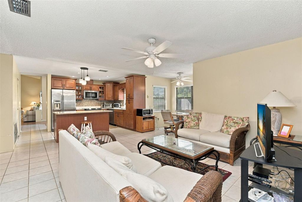 Image 25 of property listing at 7201 MOSS LEAF LANE, Orlando, FL 32819