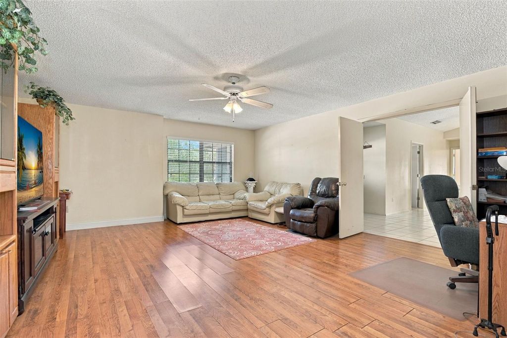 Image 26 of property listing at 7201 MOSS LEAF LANE, Orlando, FL 32819