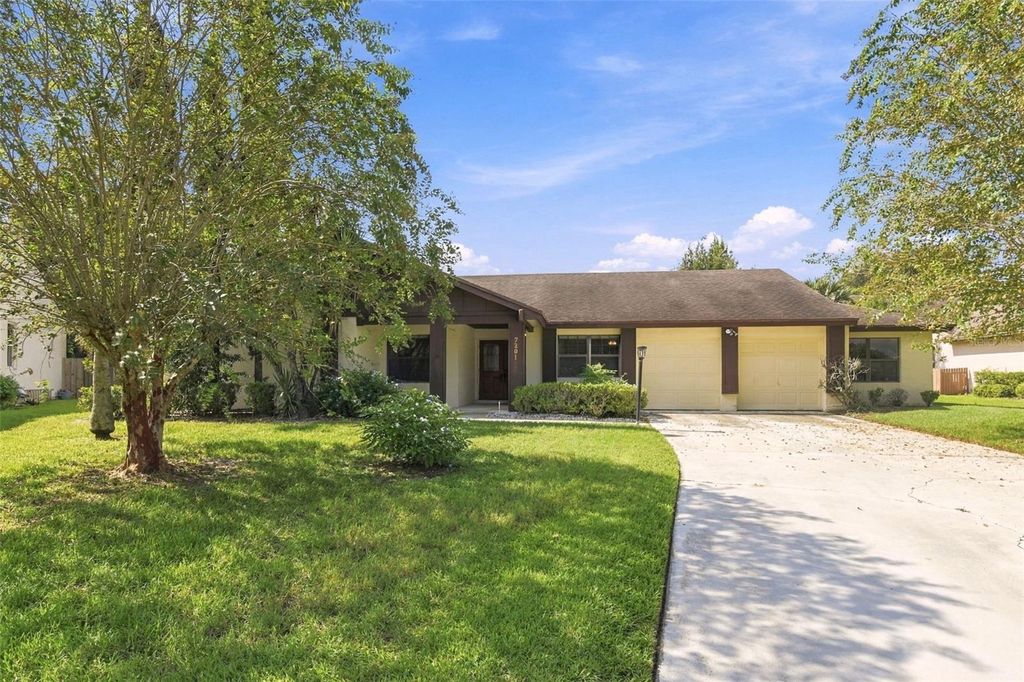 Image 4 of property listing at 7201 MOSS LEAF LANE, Orlando, FL 32819