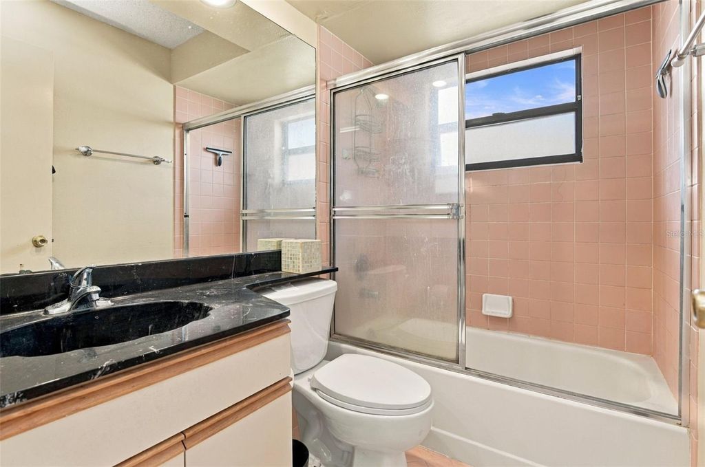 Image 33 of property listing at 7201 MOSS LEAF LANE, Orlando, FL 32819