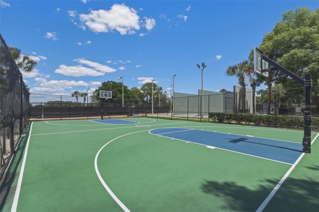 Image 48 of property listing at 7201 MOSS LEAF LANE, Orlando, FL 32819