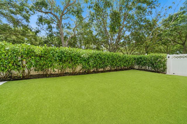 110 Sweet Bay Circle, Jupiter, FL 33458